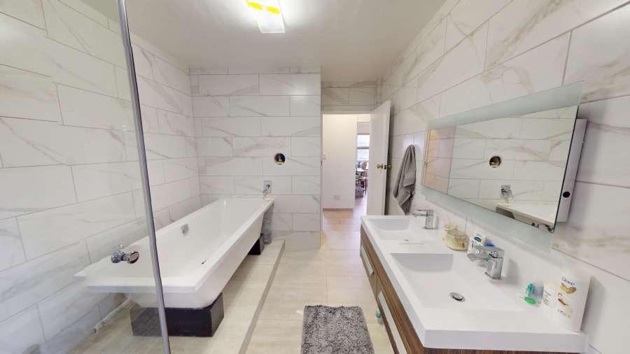 3 Bedroom Property for Sale in Strand North Western Cape